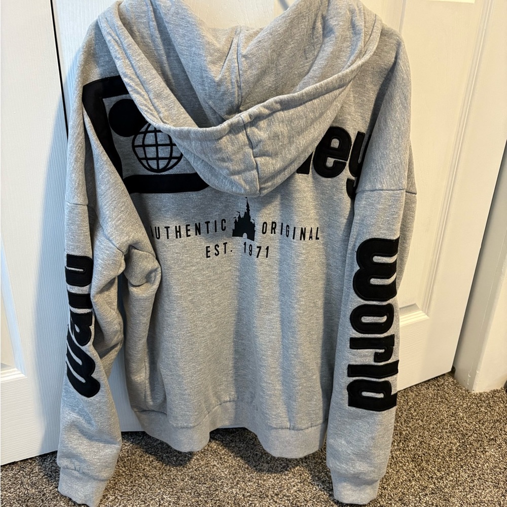 NWOT Walt Disney World Mickey Mouse Hoodie - MEDIUM